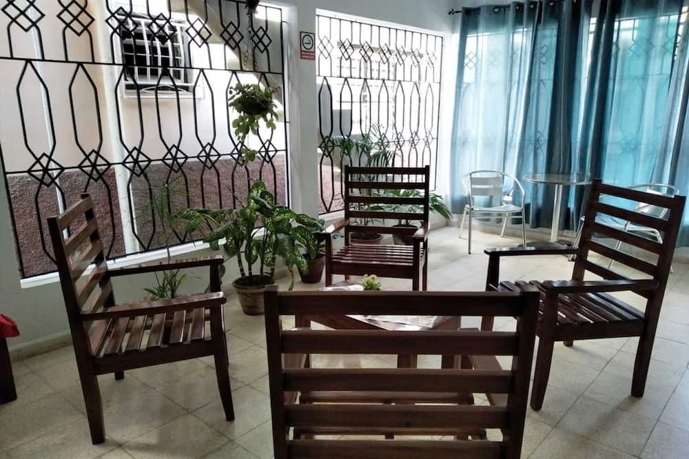 Hostal La Aurora Las Tunas - Las Tunas - מרפסת