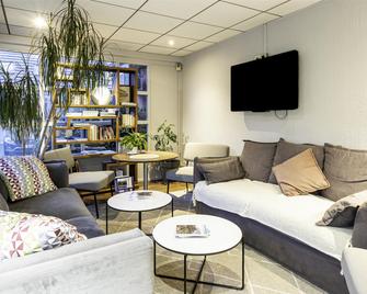 كامبانيلي ناتشر - إي لي بين - إيه-ليه-بان - غرفة معيشة