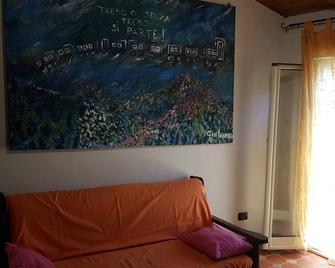 Sea Art and Culture in Sicily - Pettineo - Sala de estar