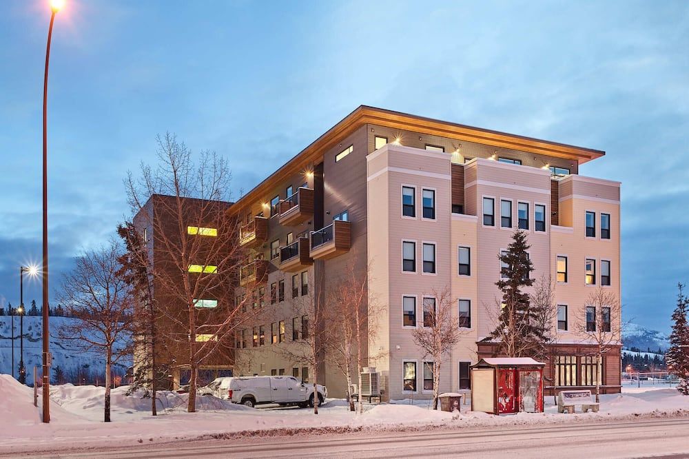 Raven Inn Whitehorse - ווייטהורס - בניין