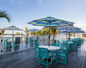 Fairfield Inn & Suites by Marriott Chincoteague Island Waterfront - Chincoteague - Pool