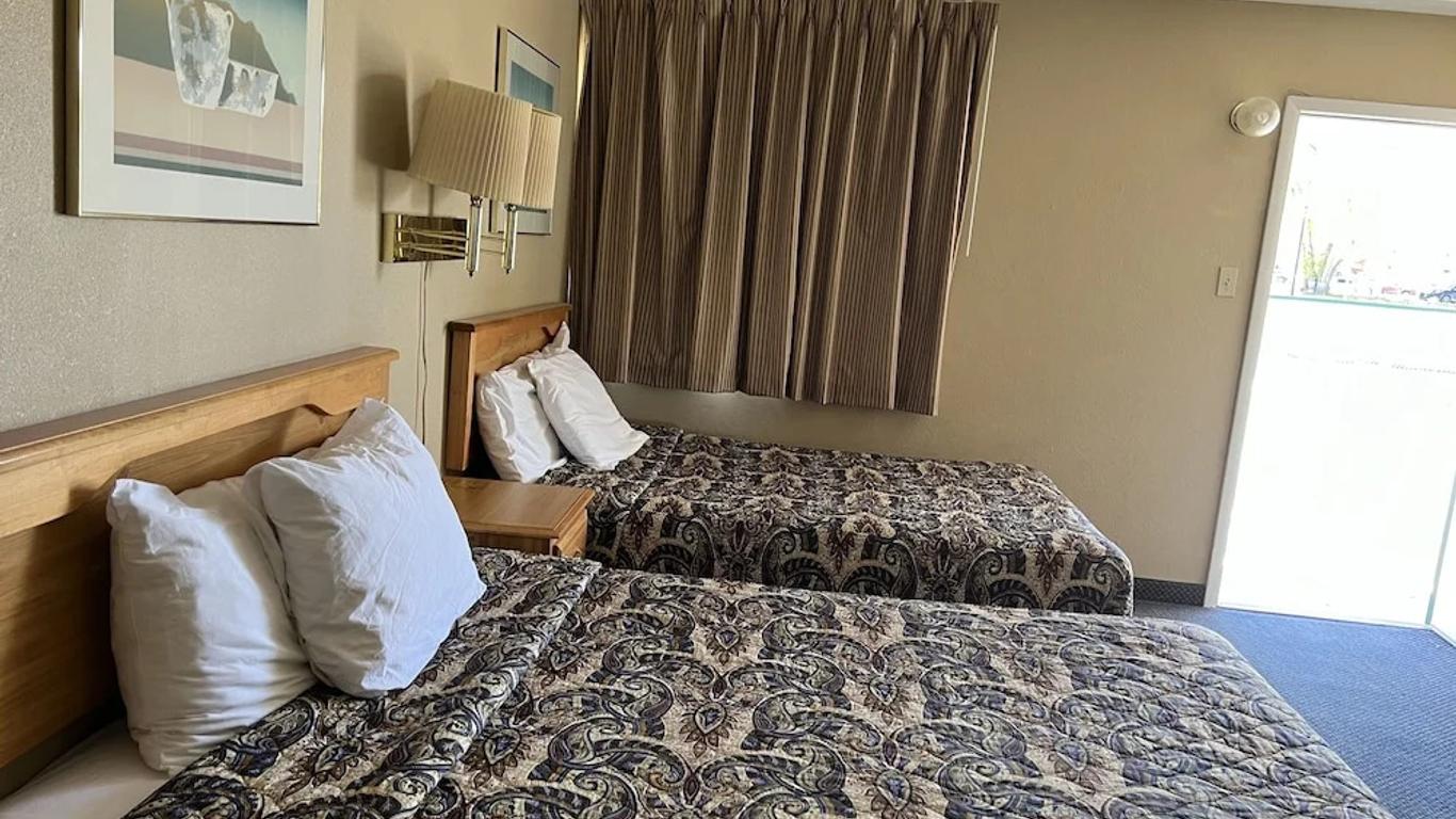 Silver Spur Motel Lander