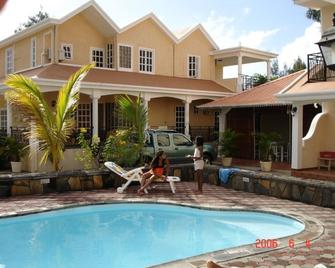 Le Capricorne Villas - Pereybèré - Zwembad