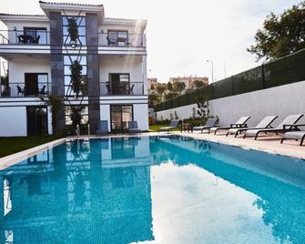 Ruwais Hotel - Cesme - Pool