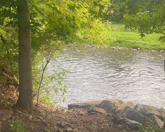 Cozy 2 bedroom Camper in Mill Hall near Fishing Creek, class A wild trout waters - Mill Hall - Outdoors view