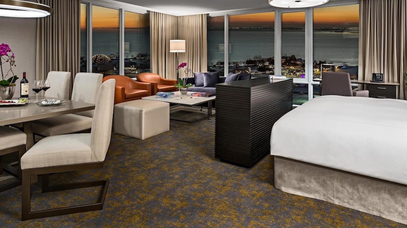 Hotel X Toronto, a Destination by Hyatt Hotel