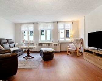 Ferienwohnung Stavenhagen - Stavenhagen - Living room