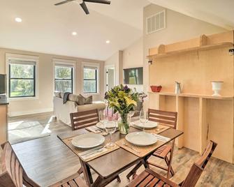 Bright Crozet Apartment w/ Mountain Views! - Crozet - Comedor