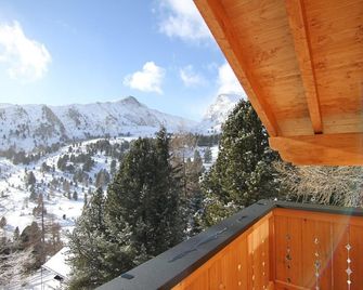 Heidi Chalets Falkert Heidialm - Chalet Almsommer - Patergassen - Balcón