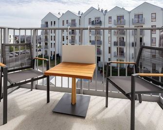 Skandinavia Deluxe Apartment by BookingHost - غدانسك - شرفة