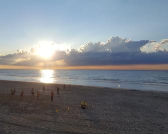 A comfortable and renovated family house, walking distance from sea and dunes - Bray-Dunes - Plage