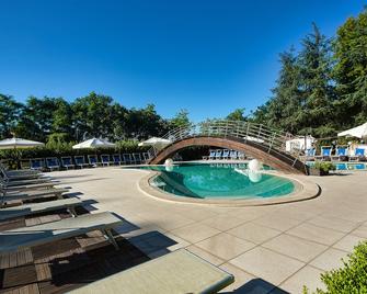 Lh Hotel Excel Roma Montemario - Rome - Pool