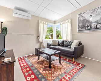 Stylish 1 Bedroom Apartment in New Farm - בריסביין - סלון