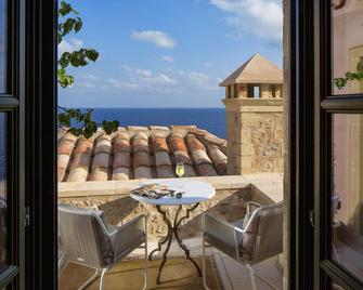 Moni Emvasis Luxury Suites - Monemvasia - Balkon