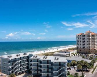 Sandpiper Oceanfront 5E - Jacksonville Beach