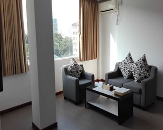 The RGN City Lodge - יאנגון - סלון