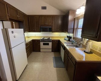 Airstrip Cabin - Rhome - Cocina