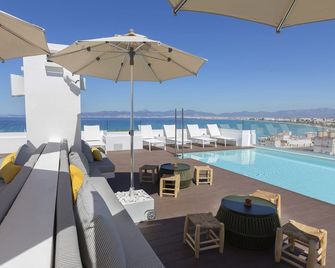 whala!fun - S'Arenal - מרפסת