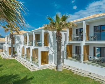 Crystal Beach Hotel - זאקינתוס (עיר) - בניין
