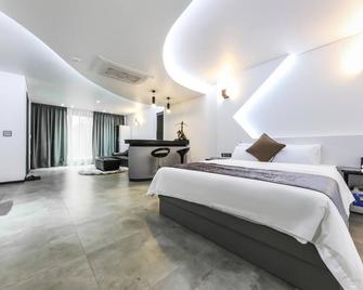 Seosan Aria Hotel - Seosan - Bedroom