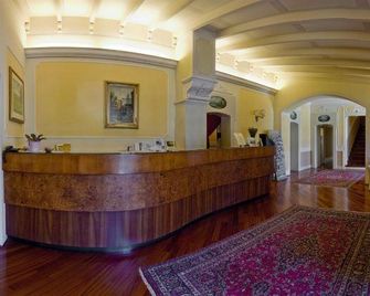 Hotel Monteconero - Sirolo - Front desk