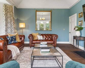 Historic Belmont House built in 1820 in beautiful West Cork. - Cork - Olohuone