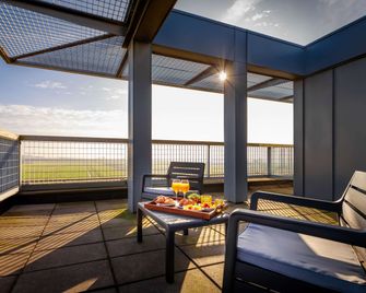 Ramada by Wyndham Amsterdam Airport Schiphol - Badhoevedorp - Balkon