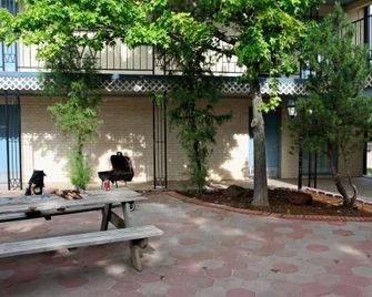 Wayfarer Inn Woodward - Woodward - Патіо