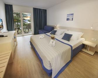 Villas with Balcony or Terrace - Hotel & Resort Adria Ankaran - Ancarano - Camera da letto