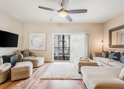 Rehoboth Crossing --- 36985 Grindstone Ln - Rehoboth Beach - Living room