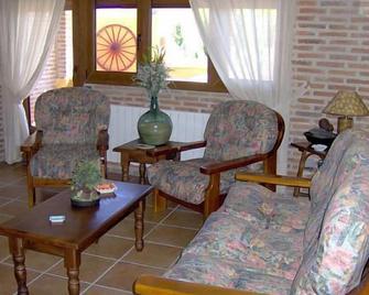 Casa Rural San Blas - Torrecilla de la Abadesa - Pokój dzienny
