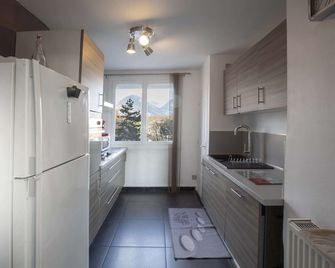 Appartement Malya & parking privé - Grenoble - Kitchen