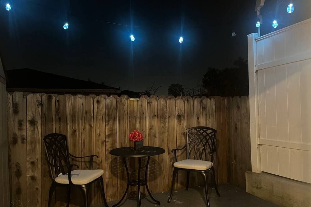 Beautifully renovated Private guesthouse.