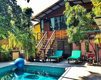 De Wiang Kum Kam - Chiang Mai - Pool