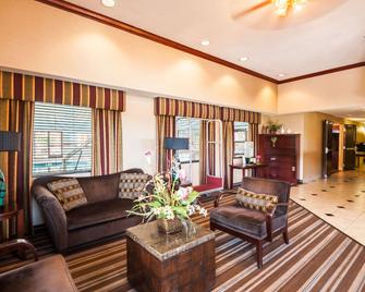 Comfort Inn & Suites - North East - Lobby