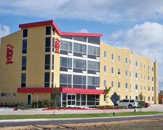 Red Roof Inn & Suites Beaumont - Beaumont - Rakennus