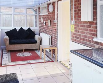 2 bedroom accommodation in Grainthorpe, near Louth - Louth - Soggiorno