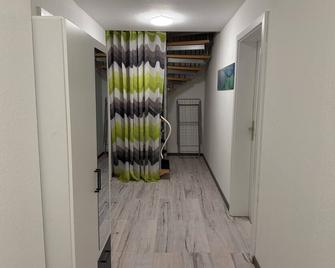 Stylish maisonette with panoramic views in Chemnitz - Chemnitz - Hallway