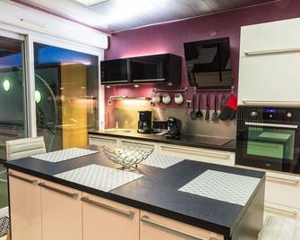 Maison de Ville restylée avec jardin, proche gare - Dunkerque - Cuisine