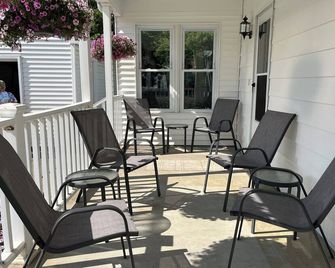 5-bedroom house on Main Street in Allegany close to St. Bonaventure University - Allegany - Patio