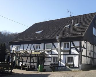 Gasthof Zum Stausee - Osberghausen - Edificio