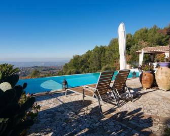 Luxury property with infinity pool and stunning views -10 ospiti - Calvi dell'Umbria - Pool