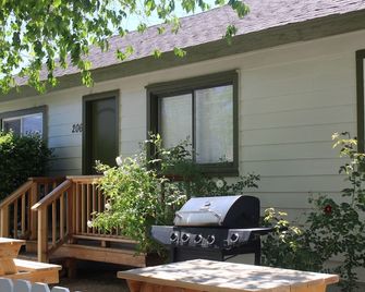 El Rancho Motel - Bishop - Patio