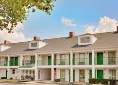 Days Inn by Wyndham Spartanburg - Spartanburg - Edifício