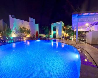 Derin Apart Hotel Bodrum - Bodrum - Piscină
