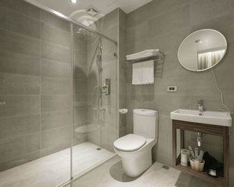 Hotel Hsr Hesper - Taichung - Taichung - Bad