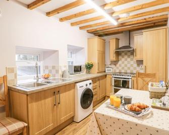 Barnaby Cottage - Yarm - Kitchen