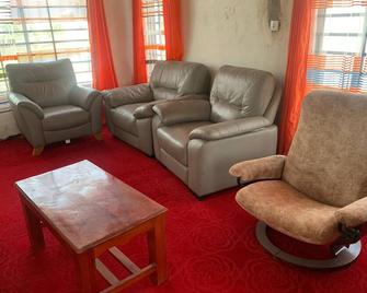 Hotel La Rochelle - Douala - Huiskamer