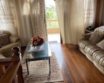 Brookville - Georgetown - Living room