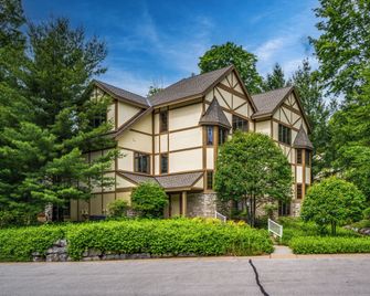 The Highlands at Harbor Springs - Harbor Springs - Edificio